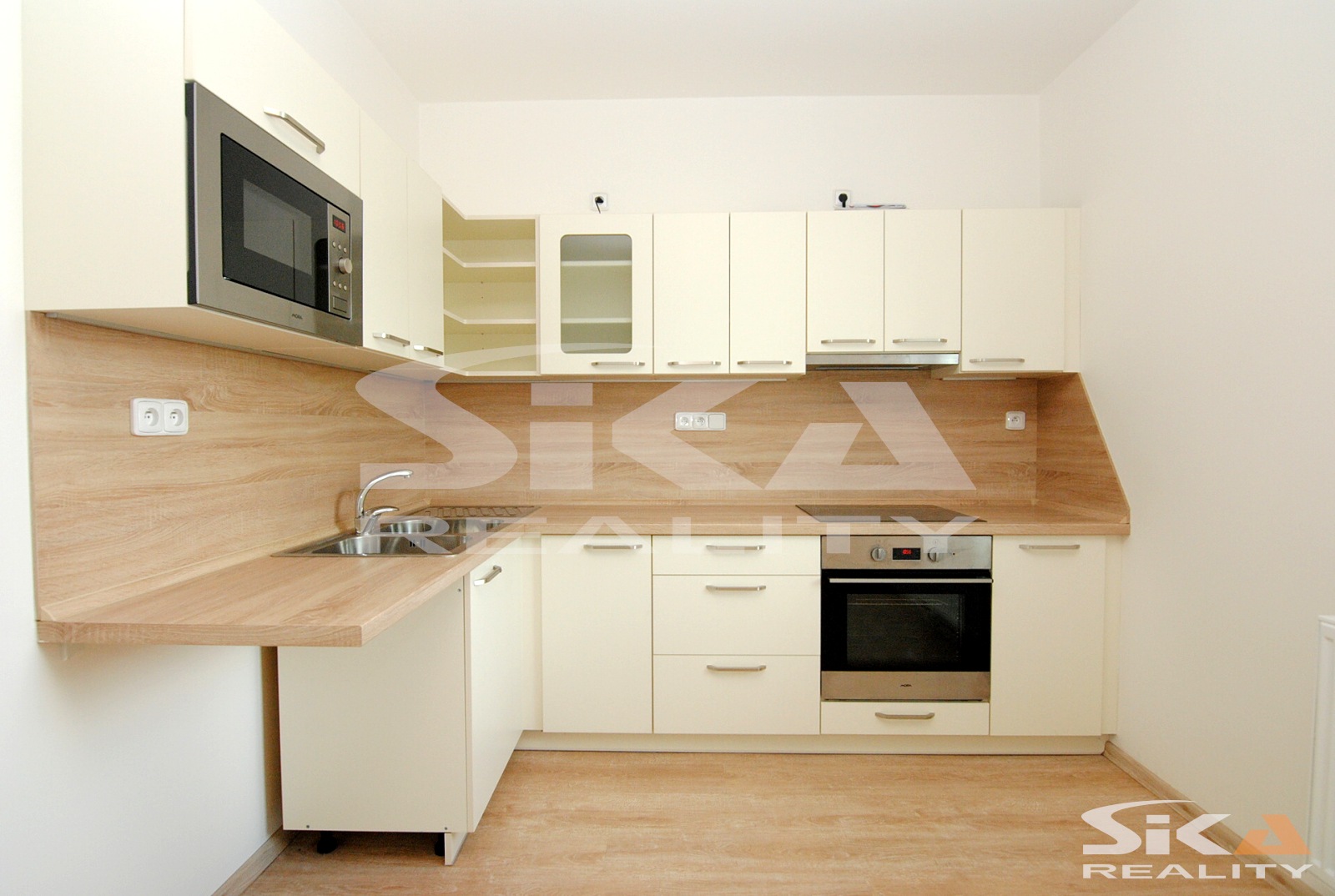 Pronájem 3+kk+B, 91 m2, Louny